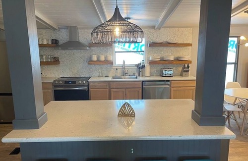 North Shore Acres House | Private Lakefront Retreat, Centrally Located, Quiet Cove, Private Dock & Launch