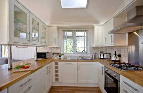 Salcombe Cabin | Private Lodge in a beautiful surroundings. Salcombe town 10-15 mins by car.