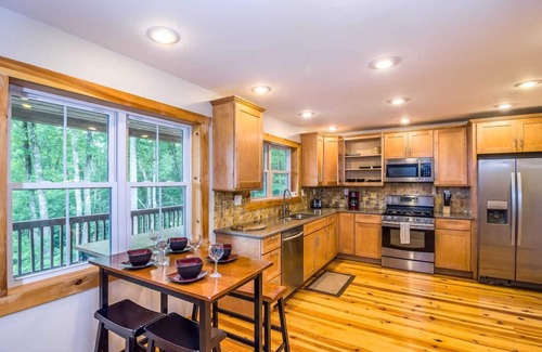 Vilas Cabin | Private Lodge with Long-Range Views