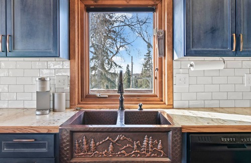 Cohoe House | Private Lodging on 12 Acres with Kenai Mountain Views