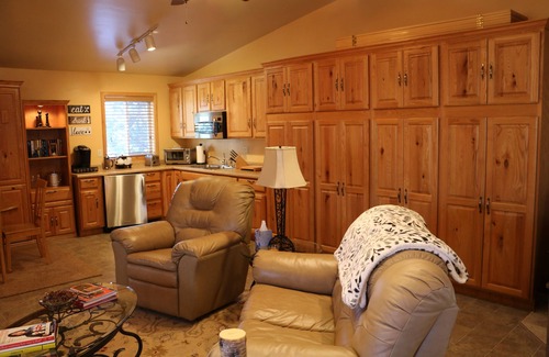Long Valley Junction Apartment | Private Loft located between Bryce and Zion National Parks