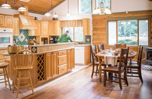 Clinton Cabin | Private Log Cabin on Whidbey Island