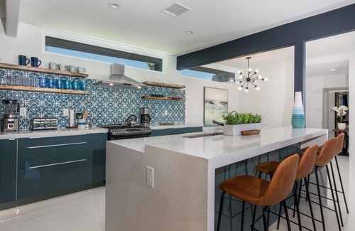 Palm Springs House | Private Luxury Retreat. 6 Bedroom+bonus kid's room