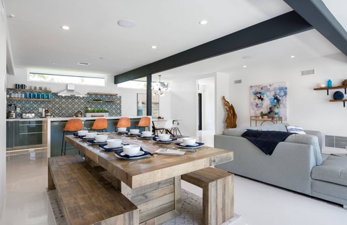 Palm Springs House | Private Luxury Retreat. 6 Bedroom+bonus kid's room