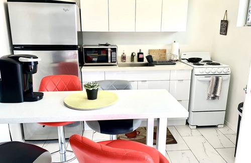 Las Vegas Apartment | 🦋Private Master Room with sharedPool Access , Max 2 Guests.