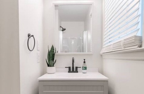 Columbia Apartment | Private Modern Guest Suite!