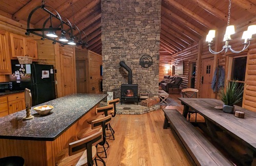 Cleveland Cabin | Private Mountain Log Home
