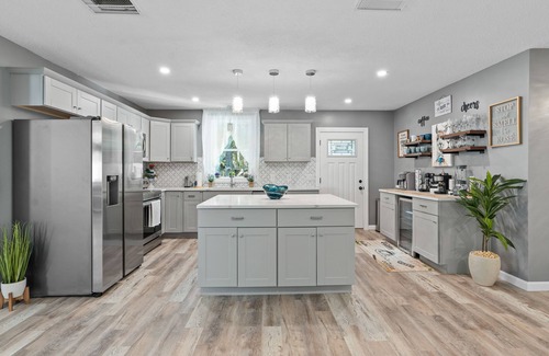 Kingston House | Private NEWLY Renovated 4 BED Family Friendly Home near URI, Beaches, Weddings.