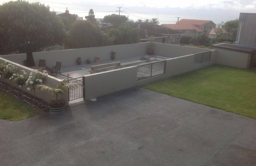 Oakura Apartment | Private 1-bedroom open plan unit, 2-minute walk to the beach