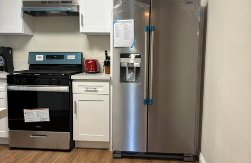 Reseda House | Private oasis near Reseda, Big Yard, Netflix/Prime, Close to Park and Mall