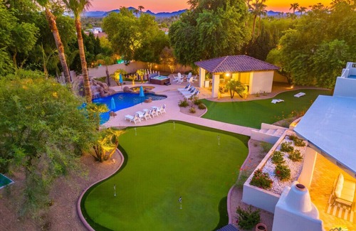 Cactus Acres House | Private Paradise Resort with Waterslide+Pickleball+Putting Green+ Playset