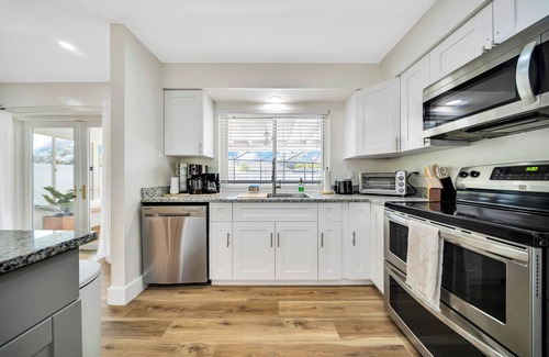 Caloosahatchee House | Private paradise with heated pool in Cape Coral