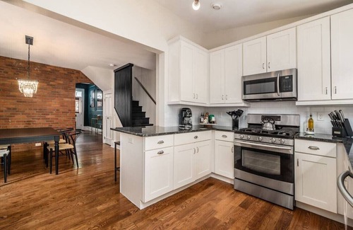 German Village Villa | Private Patio|Historic Area|German Village