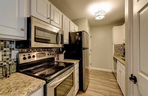 Harbour Town Villa | Private, Pet-Friendly, Ground-level Villa in the heart of Harbour Town