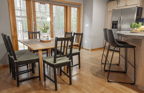 Lake Shore Estates Villa | Private Pine Forest Villa with hot tub 5 min from Castle Rock