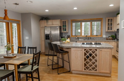 Lake Shore Estates Villa | Private Pine Forest Villa with hot tub 5 min from Castle Rock