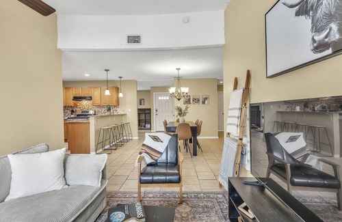 West San Antonio House | Private Pool ~ 6 Min to LAFB ~ Game Room ~ Firepit ~ Foosball Table ~ SeaWorld