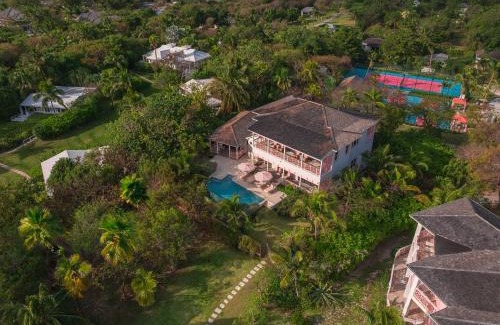 Dunmore Town House | Private Pool Villa at Coral Sands – Steps to Pink Sand Beach & Resort Amenities