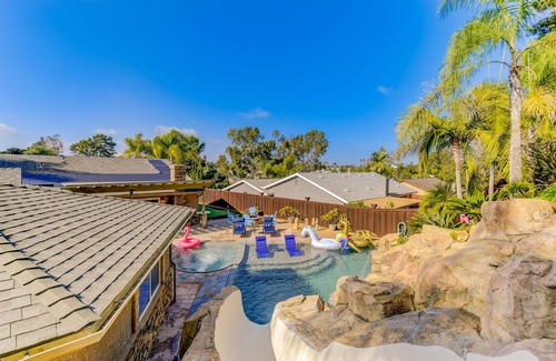 Vista House | ✈Private Resort Home Giant Pool/Jacuzzi/HUGE Slide & Waterfall/Game Room!