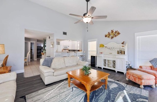 Holiday Isle Villa | Private Resort Villa Beach Service Included Golf Cart Boat and Trailer Friendly