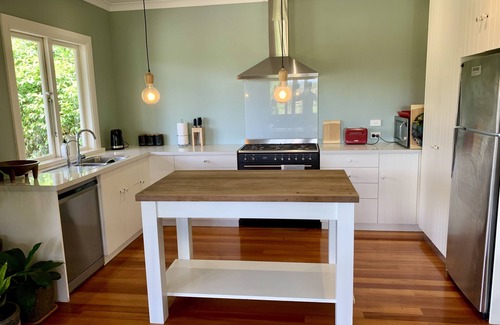 Gladstone House | Private retreat with vineyard views & dark skies in the heart of Wairarapa