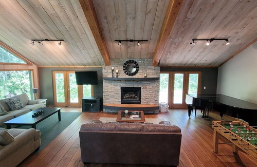 Hailey House | Private Retreat @ Zinc Spur Estate , including 2Bed Guest House & separate spas