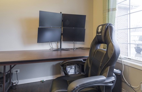 Bensenville House | Private room 2 for 2 person only