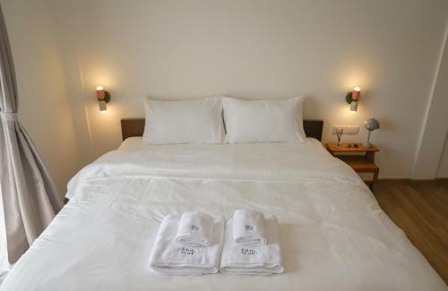 Chang Moi Bed & Breakfast | Private room Blue and Teak 211