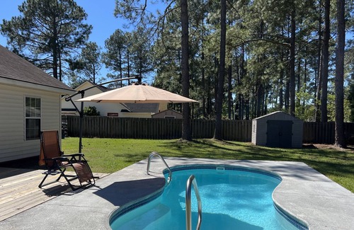 Richmond Hill House | Private room in quaint Richmond Hill, Ga!