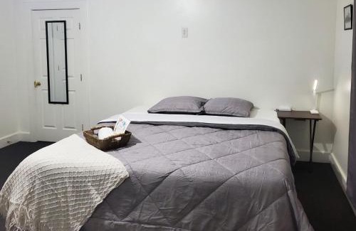 South Louisville House | Private Room Near to Downtown Churchill Downs UofL Airport &Kentucky Expo Center