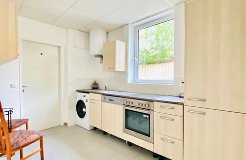 Liesing Apartment | Private Room Near Vienna’s Center in a Shared Apt