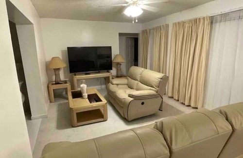 Plantation House | Private room Private Bath No Cleaning fee