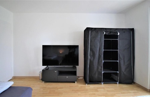 Grombuhl House | Private Room-Vineyards and City