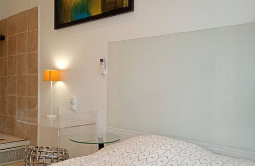 Cabries Bed & Breakfast | Private room with shower near Aix la Duranne