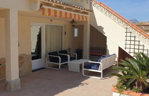 Urbanitzacio la Fustera House | Private/separate floor apartment in a villa near beach