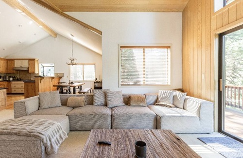 Incline Village House | Private + Serene Escape w/HotTub