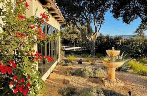 Napa House | Private single-level 3 Bedroom Napa vineyard home minutes from Downtown!
