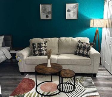 Oak Ridge House | Private Studio Suite in Central Orlando With Full kitchen