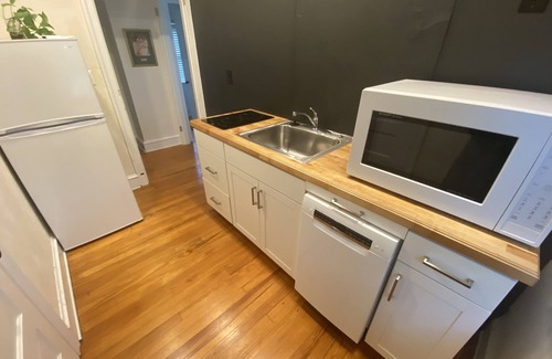 Wilmington Apartment | Private Studio walking distance to restaurants, night life, golf.