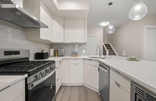 Sage Hill Apartment | Private Suite with Queen Bed, Queen Sofa Bed, Netflix, Patio, Sleeps 4