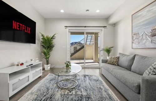 Sage Hill Apartment | Private Suite with Queen Bed, Queen Sofa Bed, Netflix, Patio, Sleeps 4