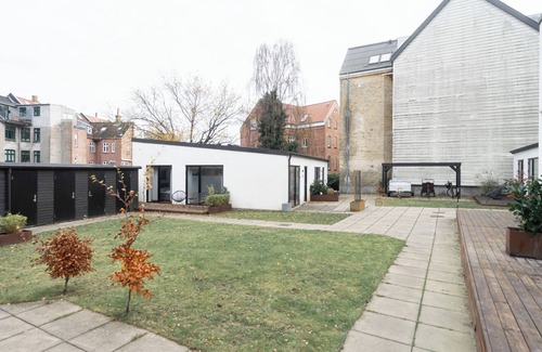 Øgadekvarteret Apartment | Private Townhouse with a terrace - 156