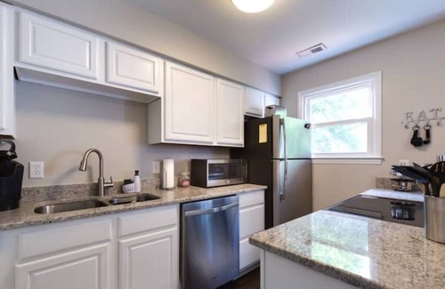 Apex House | Private, Updated Townhouse in DT Apex