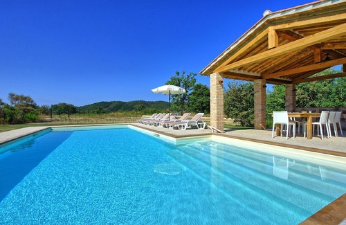 Pieve di Chio Villa | Private Villa with private pool, A/C, WIFI, TV, terrace, panoramic view, parking, close to Arezzo