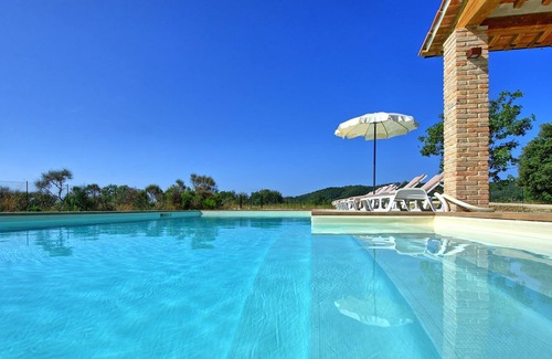 Pieve di Chio Villa | Private Villa with private pool, A/C, WIFI, TV, terrace, panoramic view, parking, close to Arezzo
