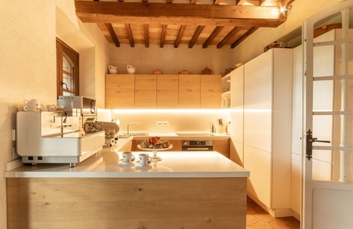 Montepulciano Villa | Private Villa with WIFI, hot tub, private pool, sauna, A/C, TV, veranda, close to Montepulciano