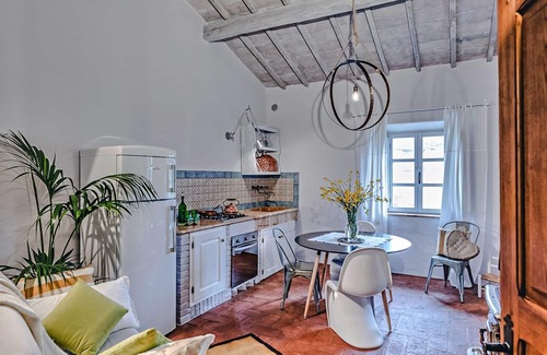 Gallina Villa | Private Villa with private pool, WIFI, TV, patio, panoramic view, parking, close to Montepulciano