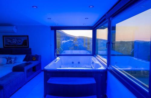 Urla House | Private Villa in the Forest with Pool and Jacuzzi