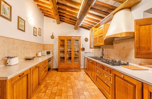 Citta della Pieve Villa | PRIVATE VILLA WALKING DISTANCE, PRIVATE POOL AND JACUZZI