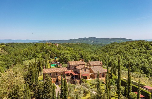 Citta della Pieve Villa | PRIVATE VILLA WALKING DISTANCE, PRIVATE POOL AND JACUZZI